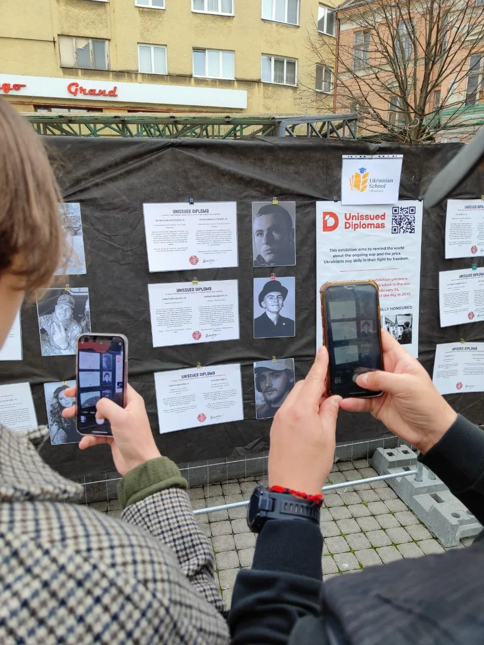 «Невидані дипломи»: виставка Недільної української школи на [fjúžn]