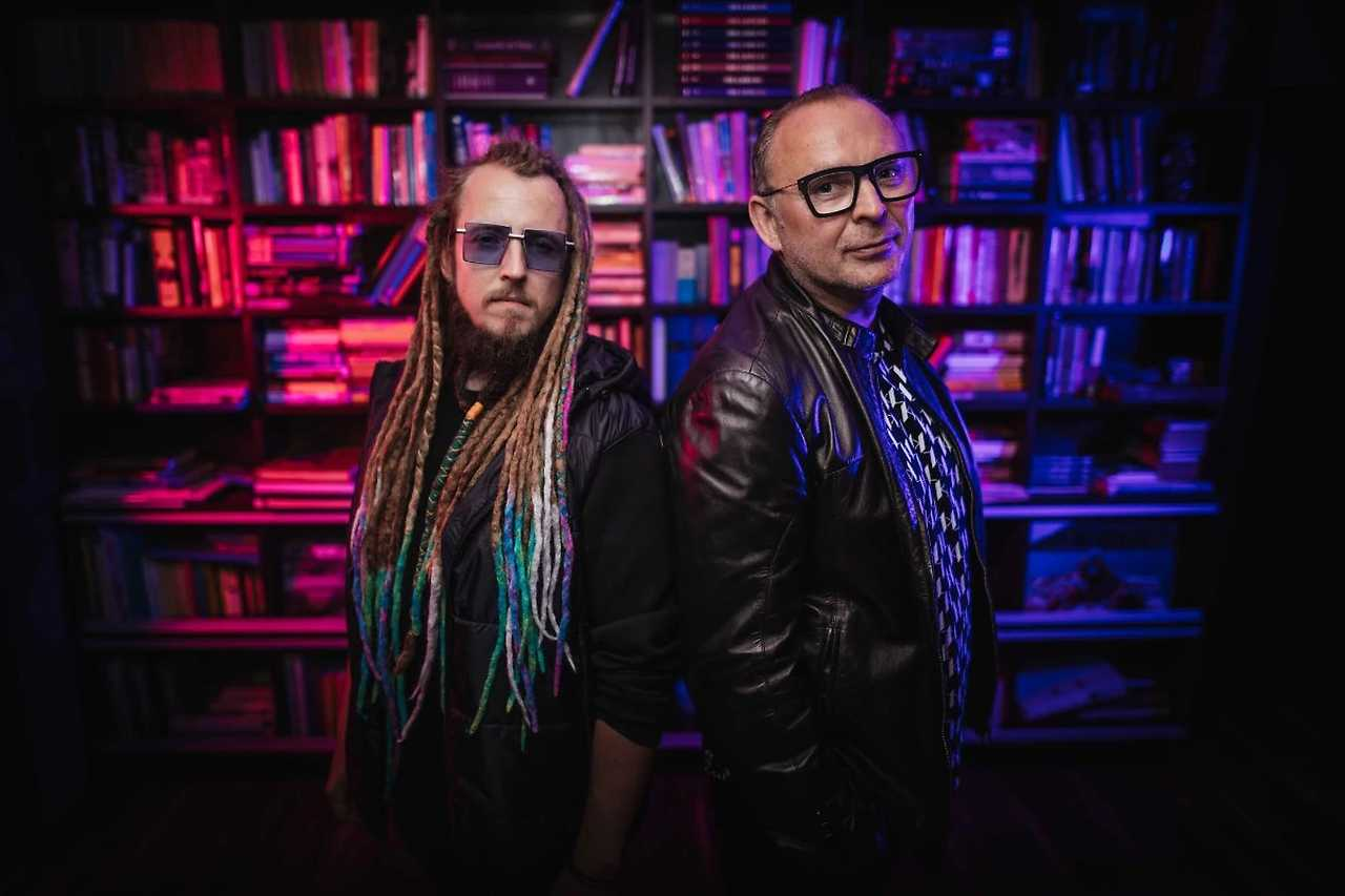 Мелодия: Deep DJs + Rafaell + другие